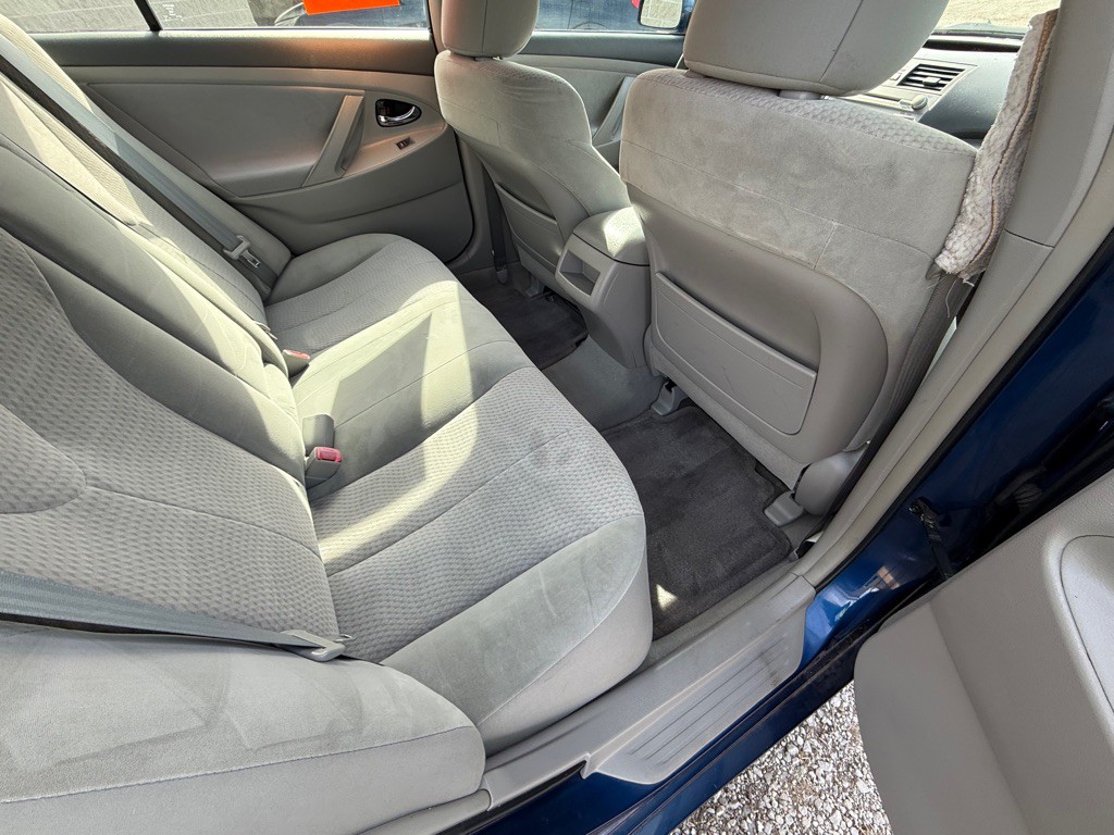 2011 Toyota Camry Image 18