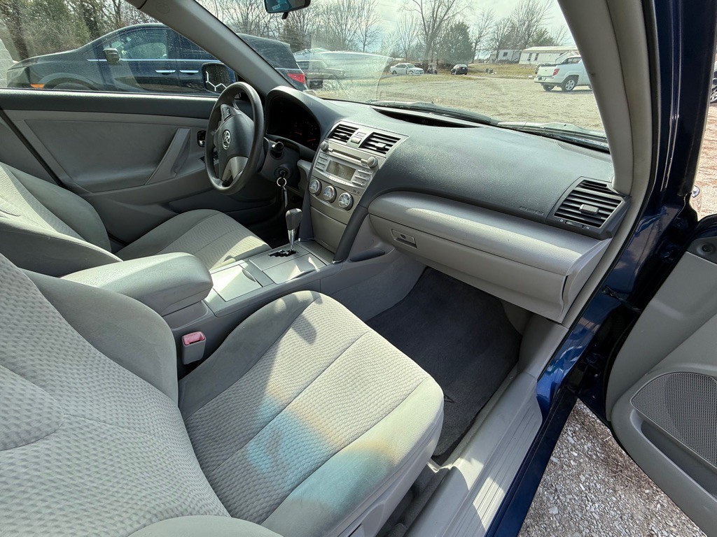 2011 Toyota Camry Image 20