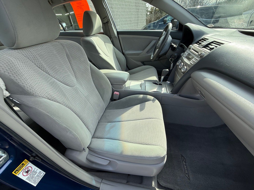 2011 Toyota Camry Image 21