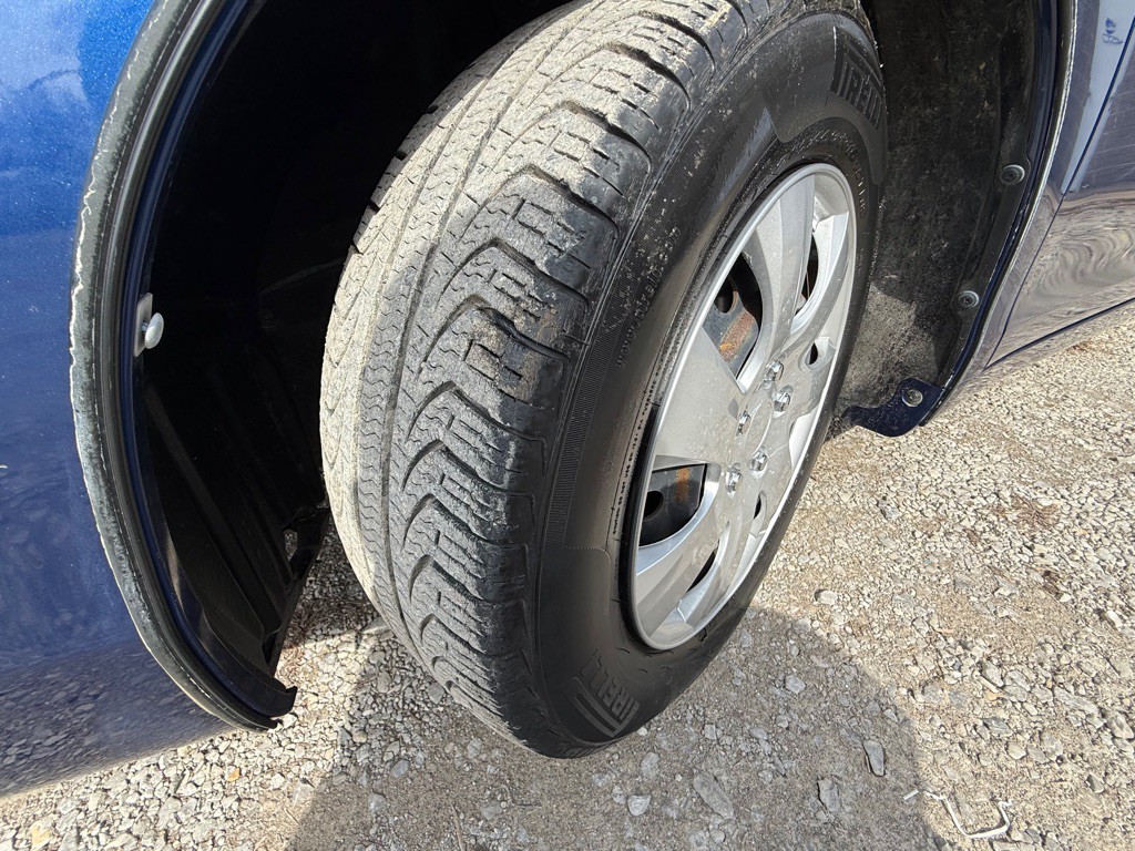 2011 Toyota Camry Image 24