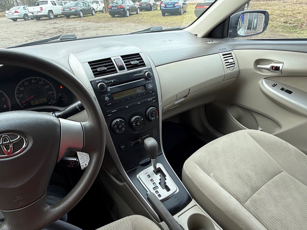 2010 Toyota Corolla Image 10