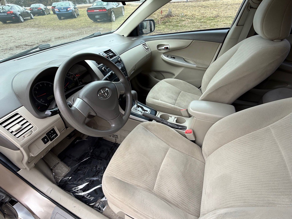 2010 Toyota Corolla Image 11