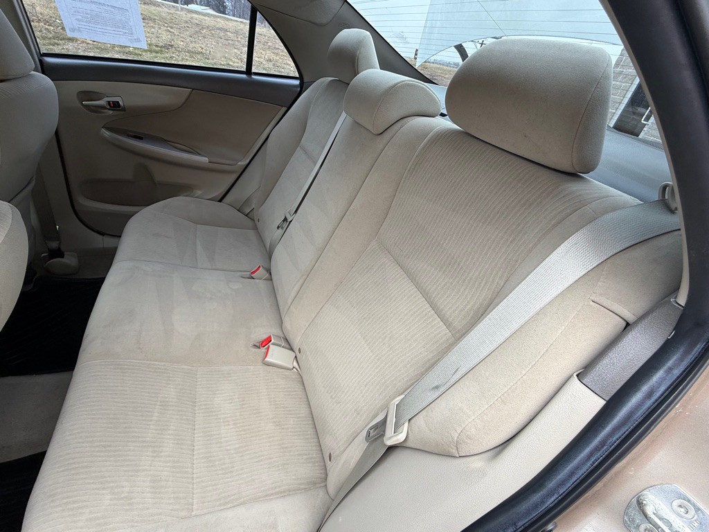 2010 Toyota Corolla Image 13