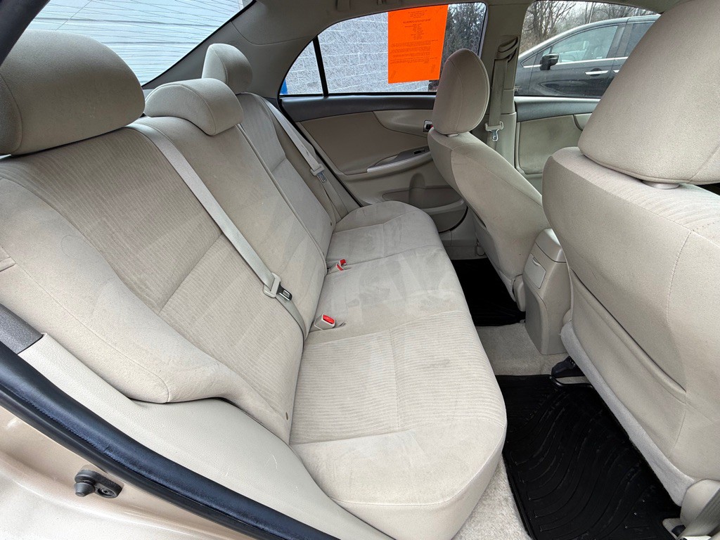 2010 Toyota Corolla Image 16