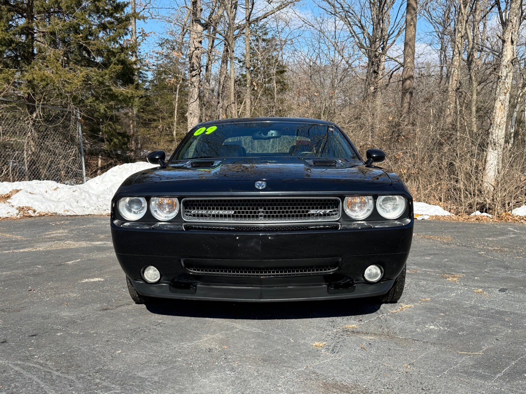 2009 Dodge Challenger Image 2