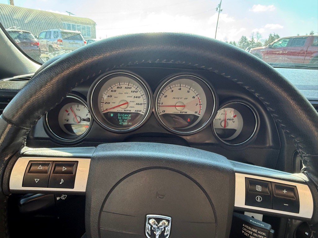 2009 Dodge Challenger Image 10