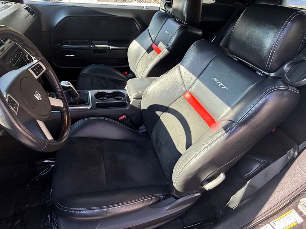 2009 Dodge Challenger Image 12