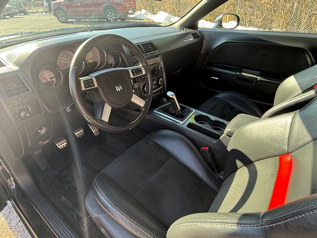 2009 Dodge Challenger Image 13