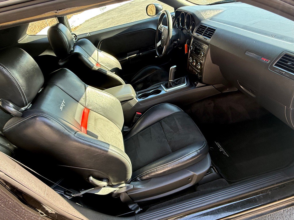 2009 Dodge Challenger Image 17