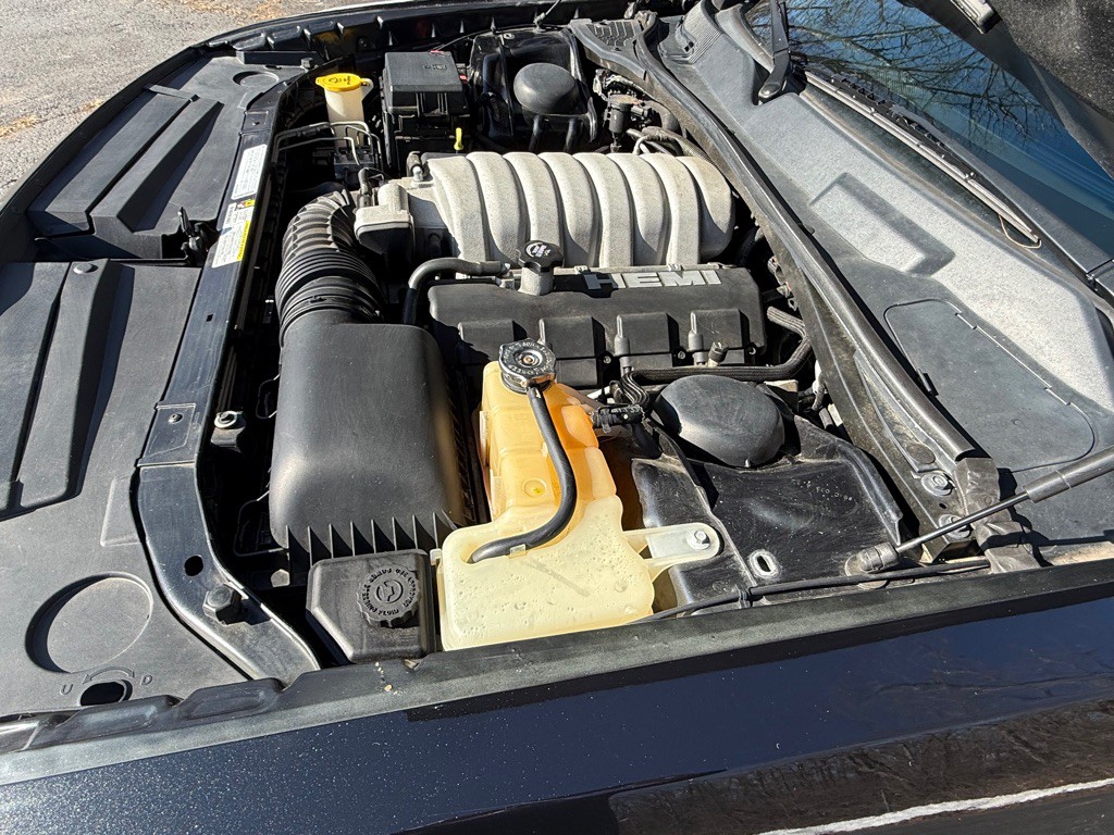 2009 Dodge Challenger Image 22