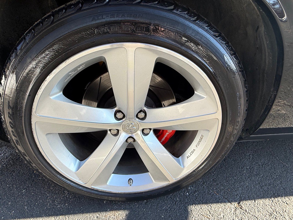 2009 Dodge Challenger Image 25