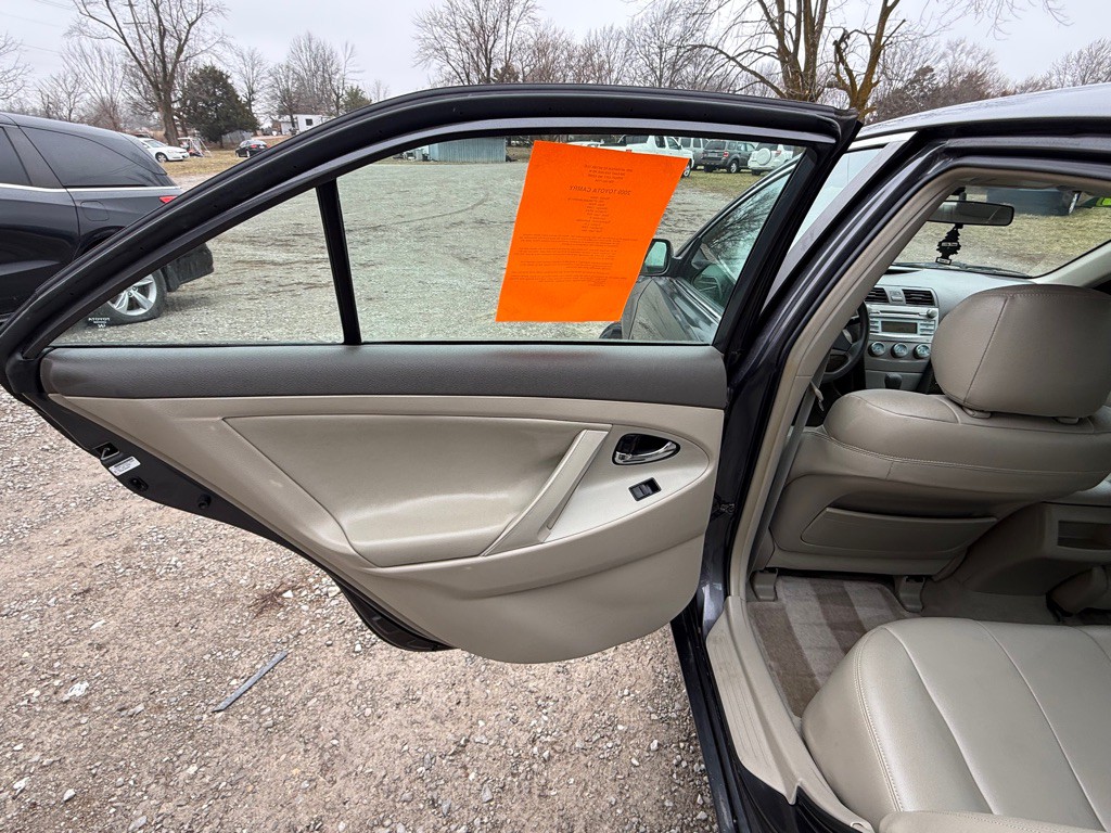 2009 Toyota Camry Image 16