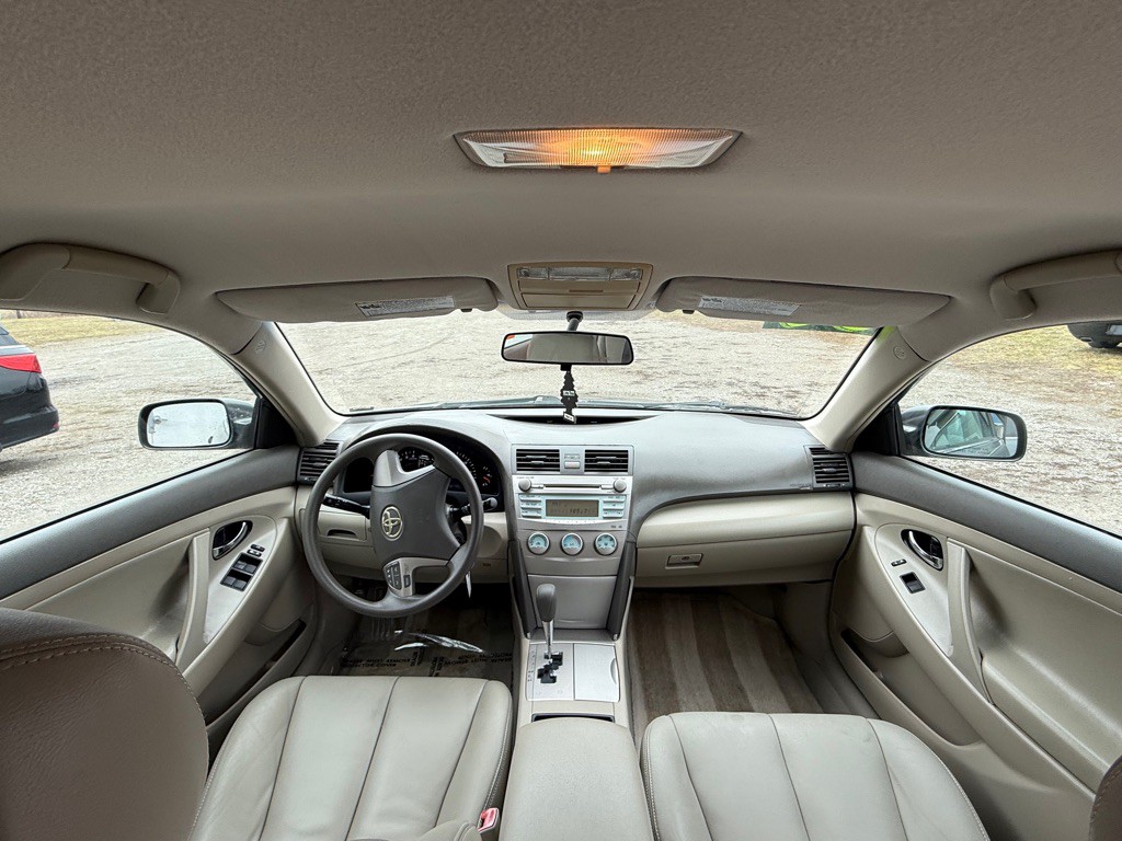 2009 Toyota Camry Image 18