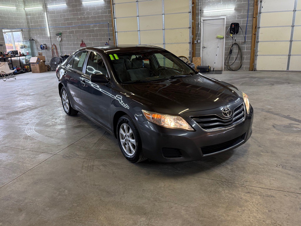 2011 Toyota Camry Image 3