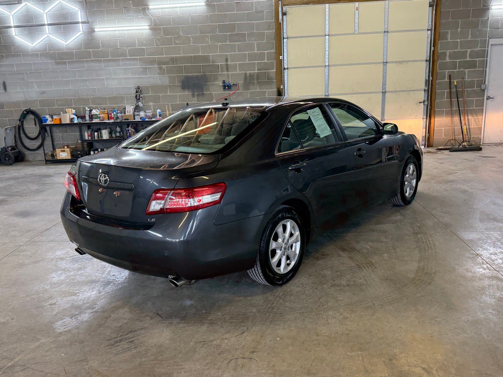 2011 Toyota Camry Image 5