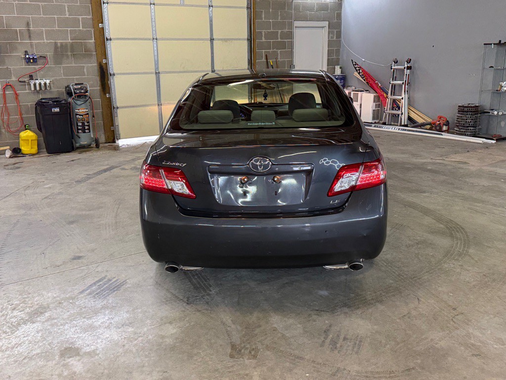 2011 Toyota Camry Image 6