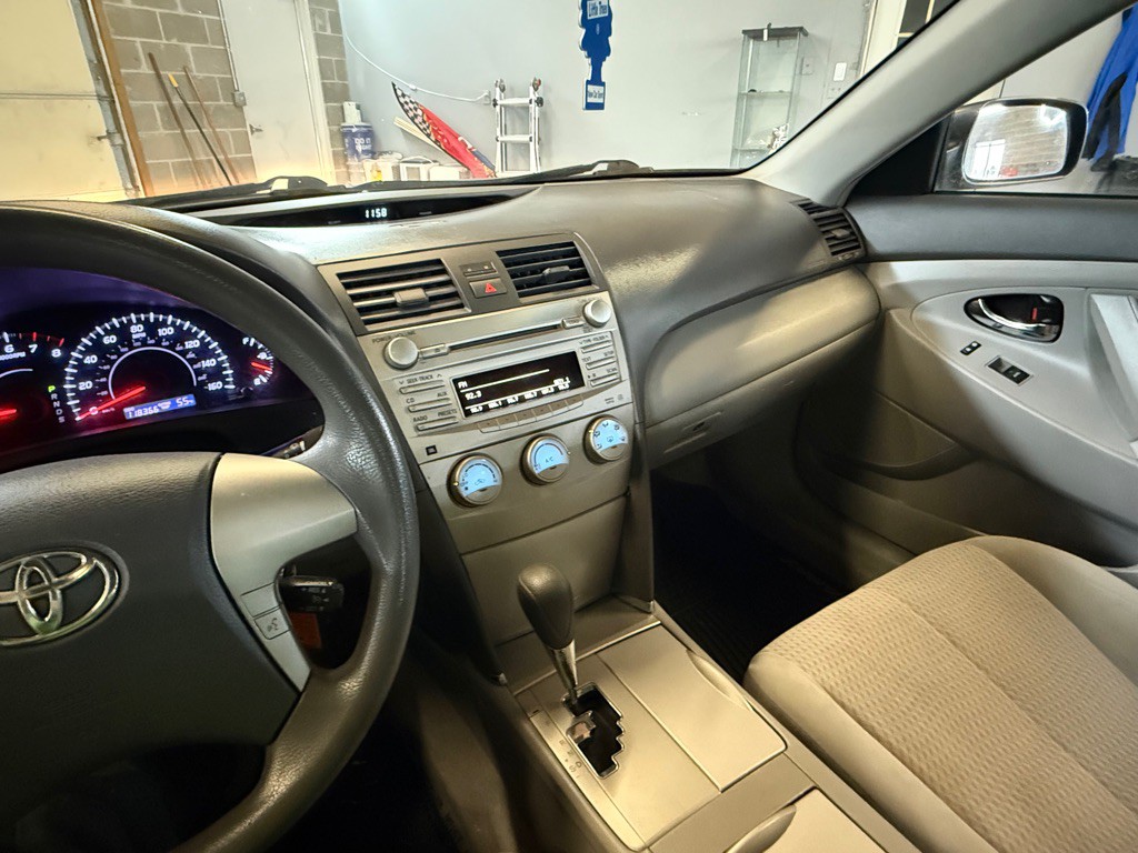 2011 Toyota Camry Image 10