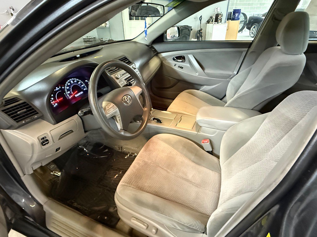 2011 Toyota Camry Image 11