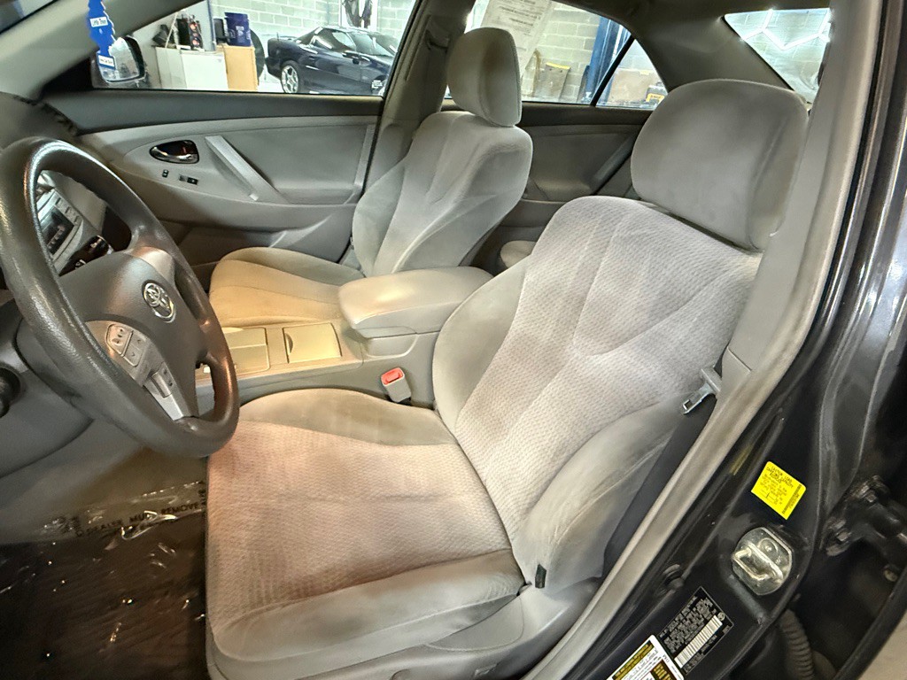 2011 Toyota Camry Image 12