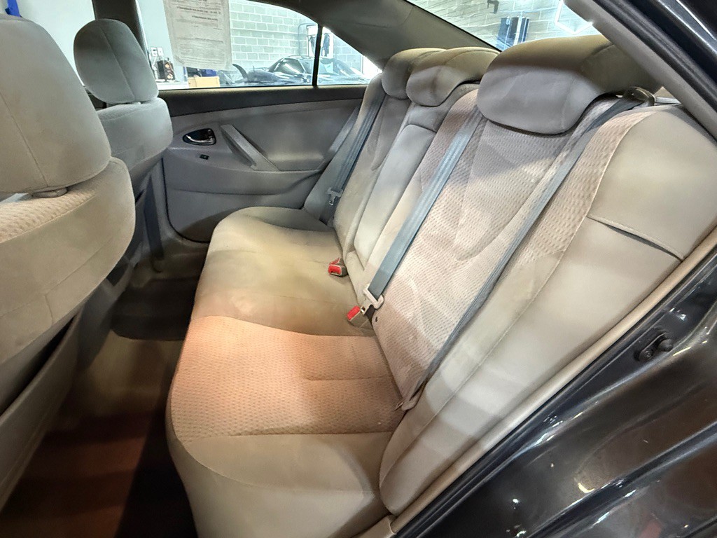 2011 Toyota Camry Image 14