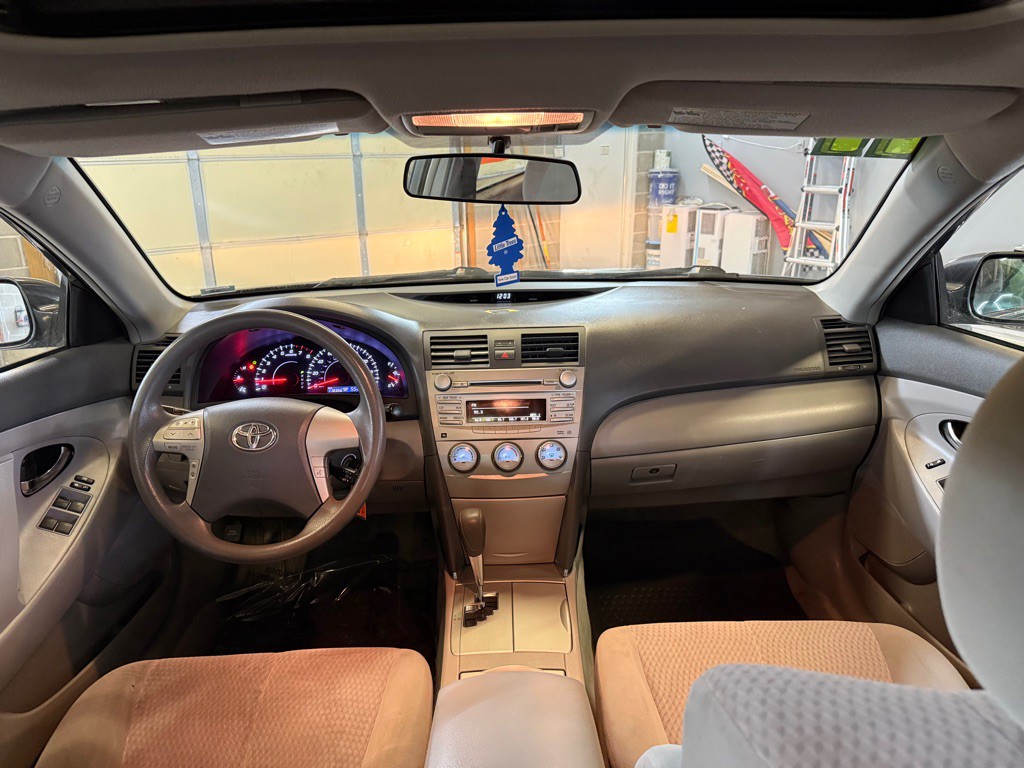 2011 Toyota Camry Image 17