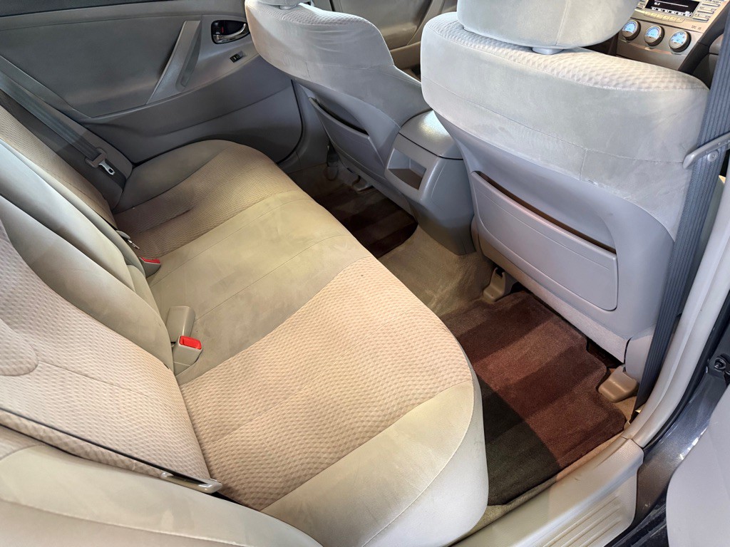 2011 Toyota Camry Image 18