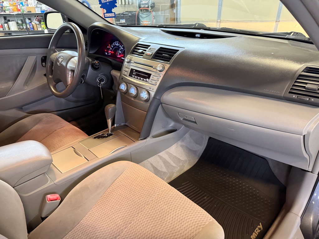 2011 Toyota Camry Image 21