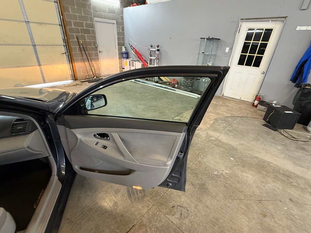 2011 Toyota Camry Image 23