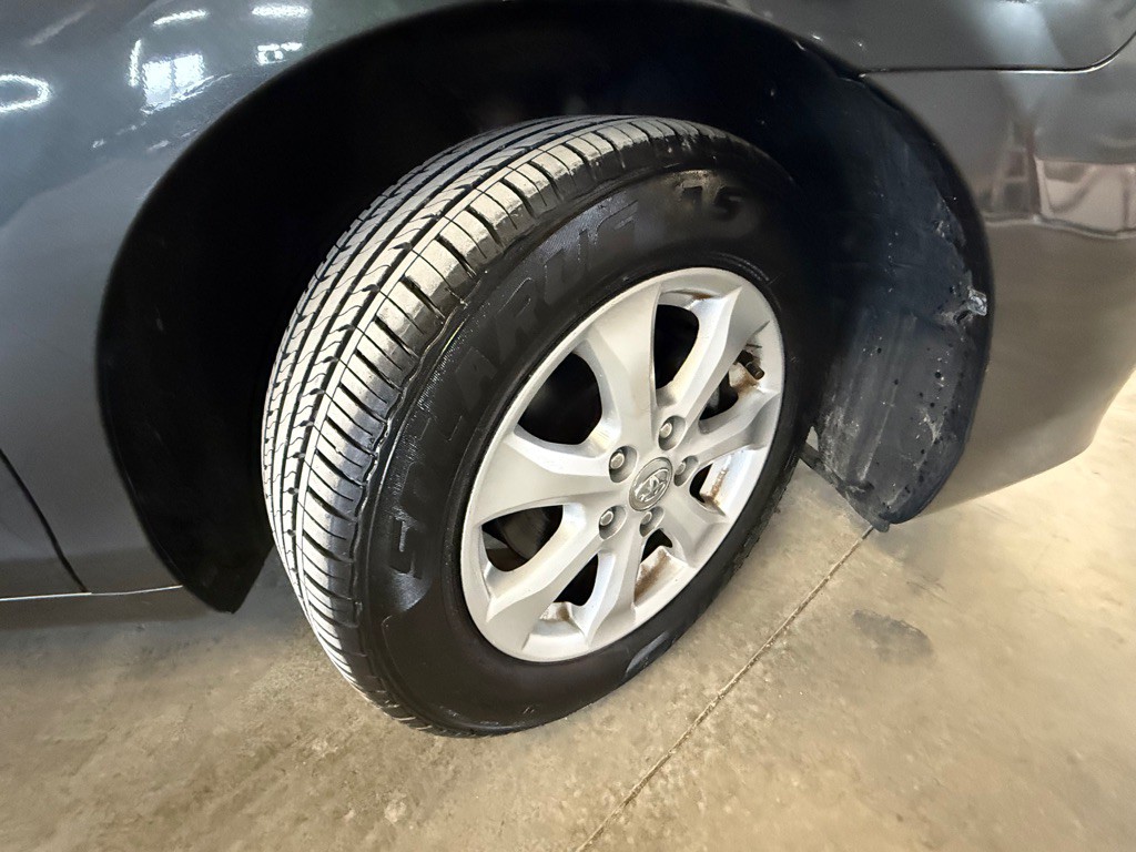 2011 Toyota Camry Image 26