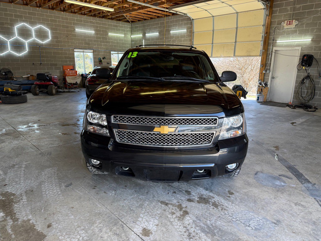 2013 Chevrolet Tahoe Image 2