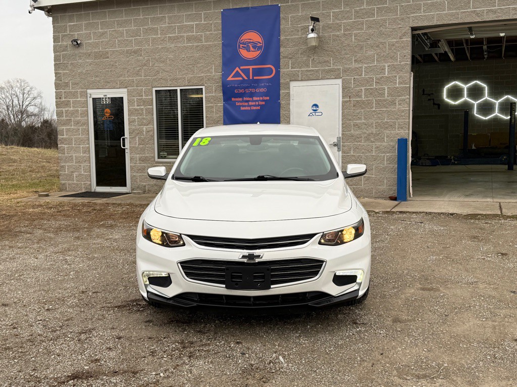 2018 Chevrolet Malibu Image 2