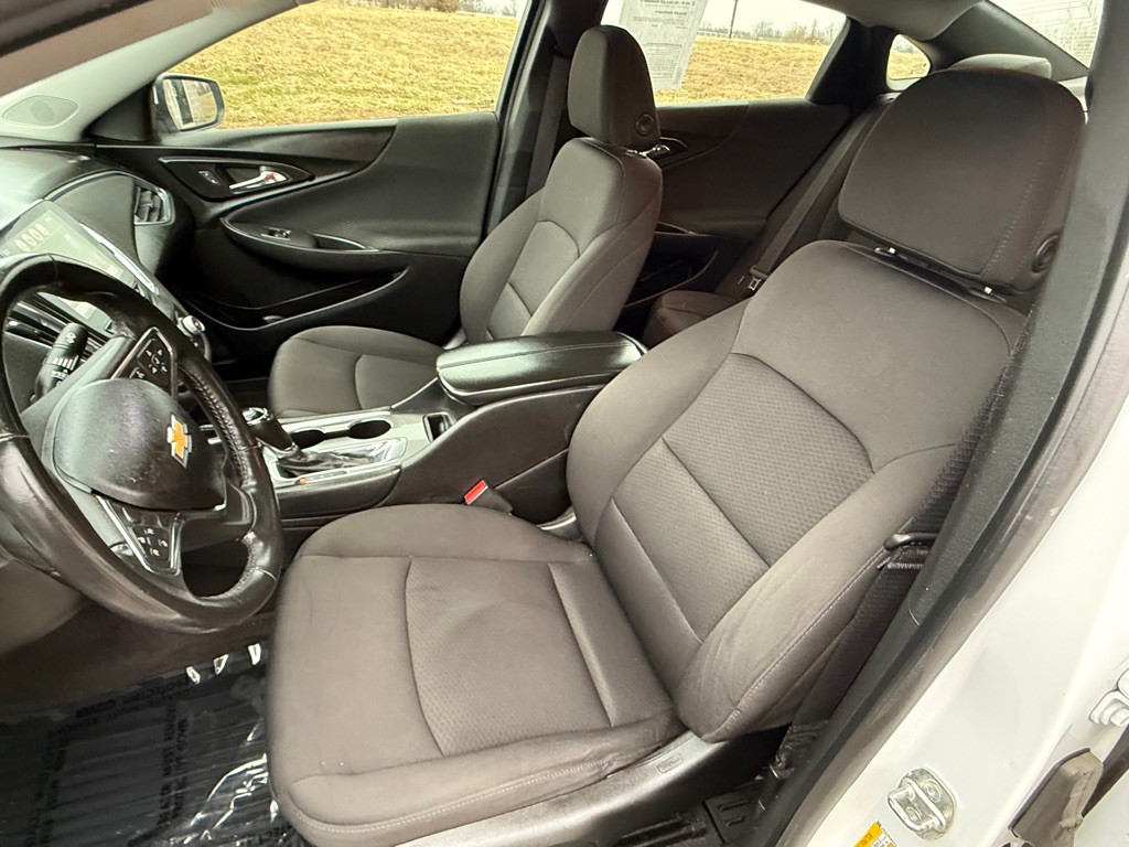 2018 Chevrolet Malibu Image 11