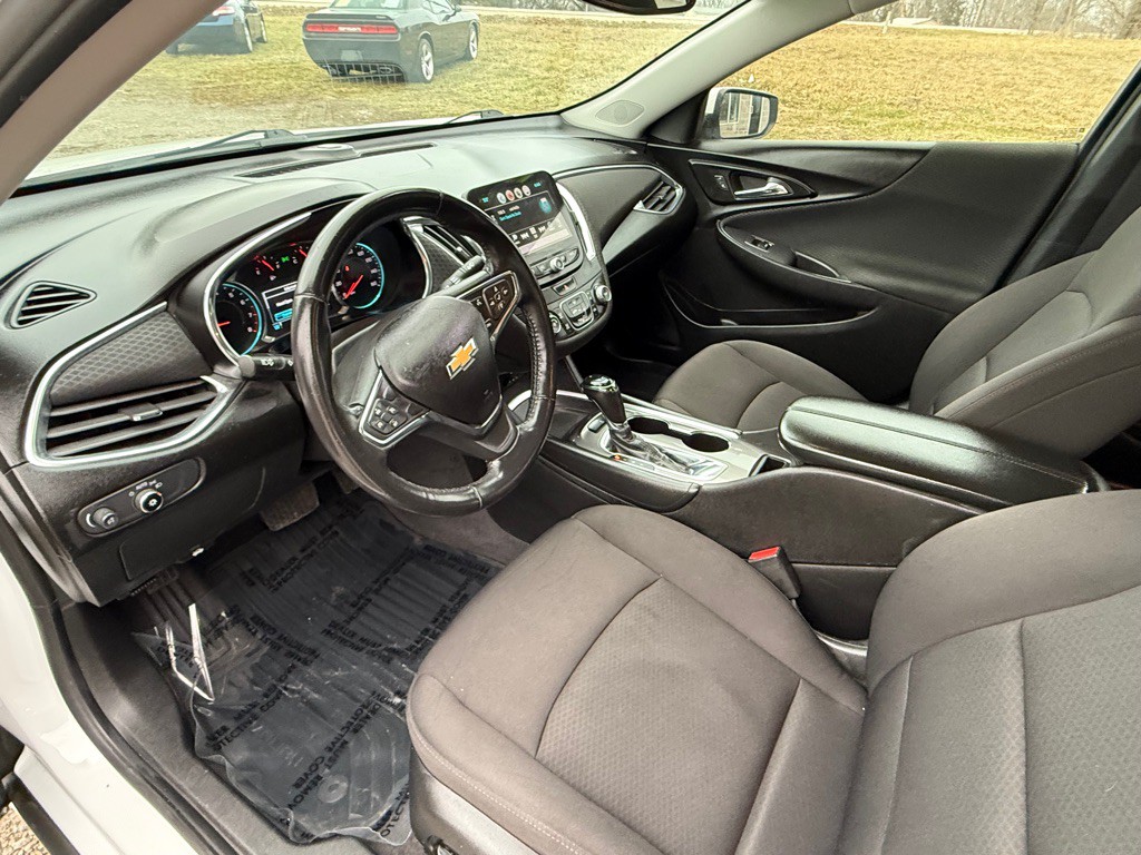 2018 Chevrolet Malibu Image 12