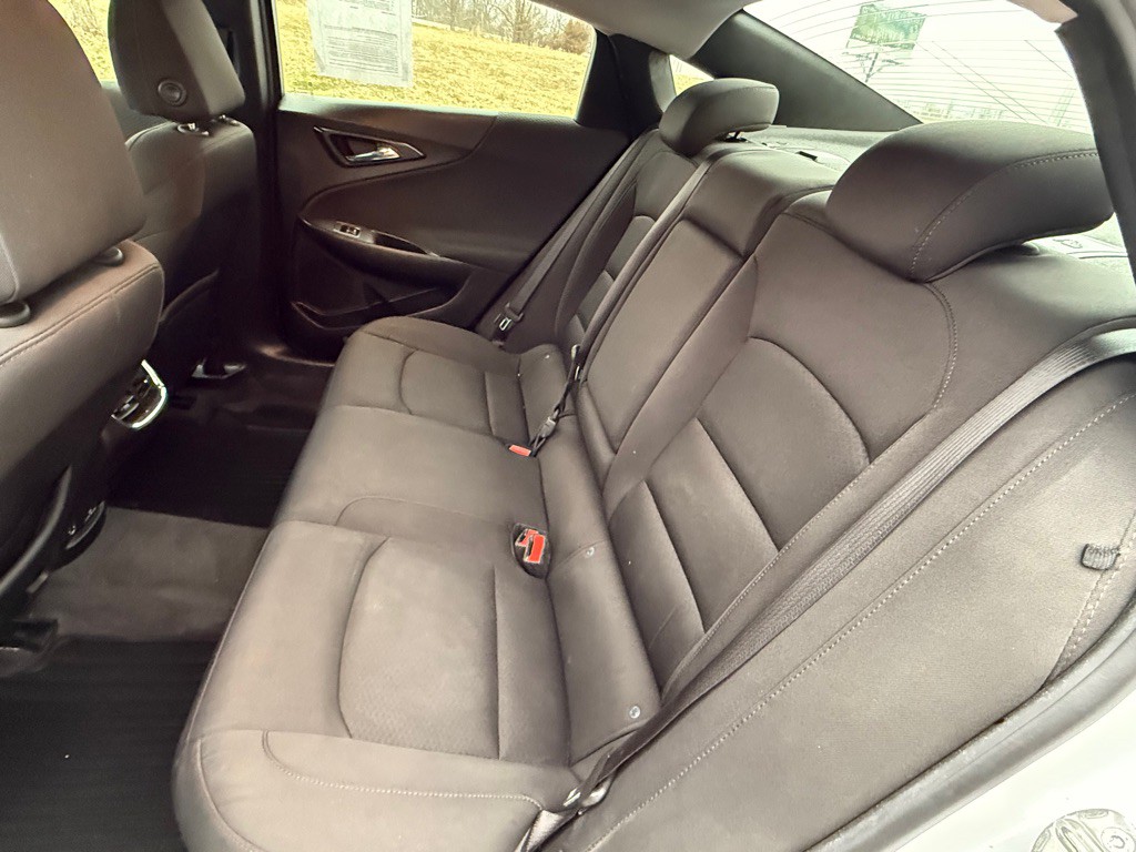 2018 Chevrolet Malibu Image 14