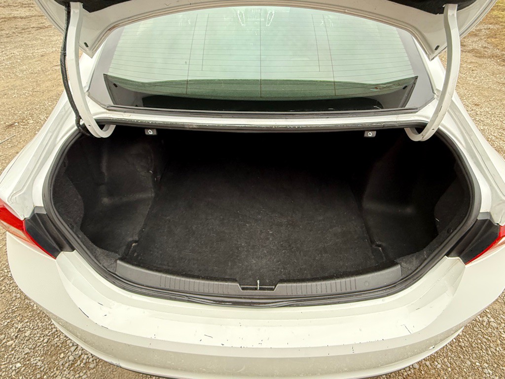 2018 Chevrolet Malibu Image 16