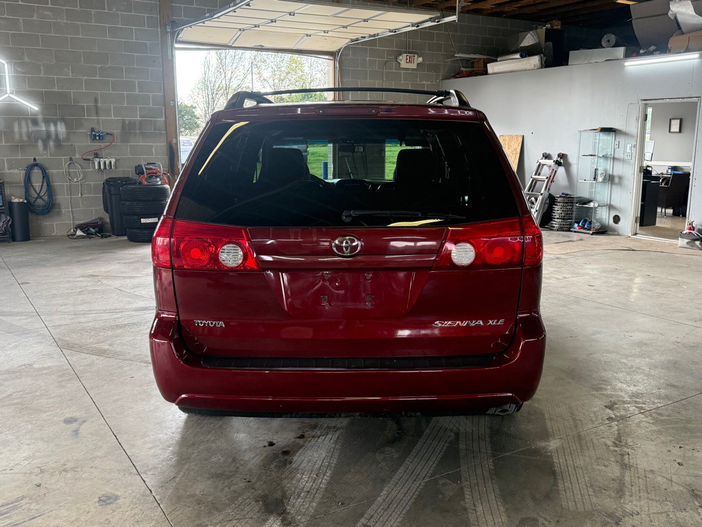 2008 Toyota Sienna Image 6