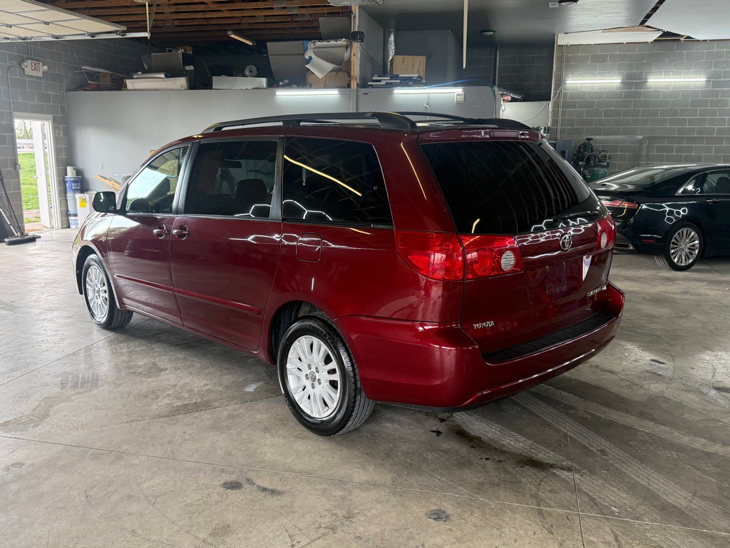 2008 Toyota Sienna Image 7