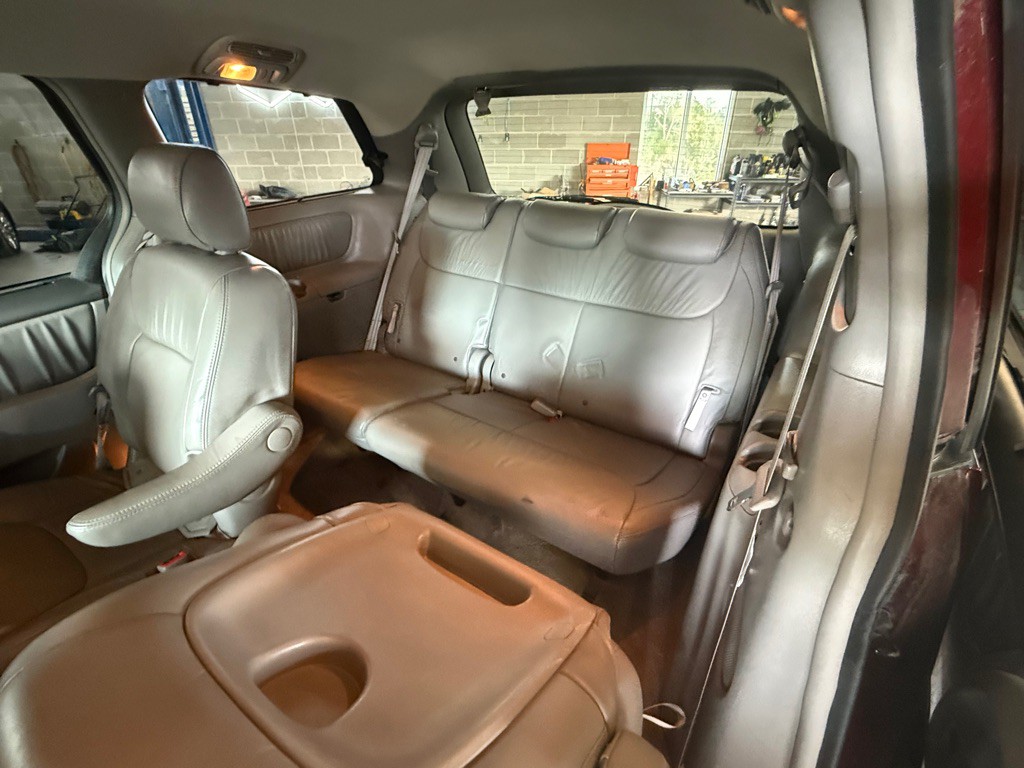 2008 Toyota Sienna Image 15