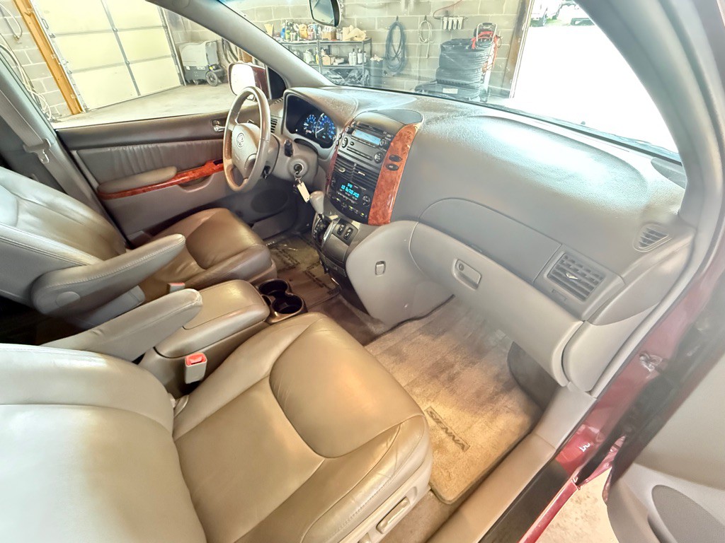 2008 Toyota Sienna Image 17