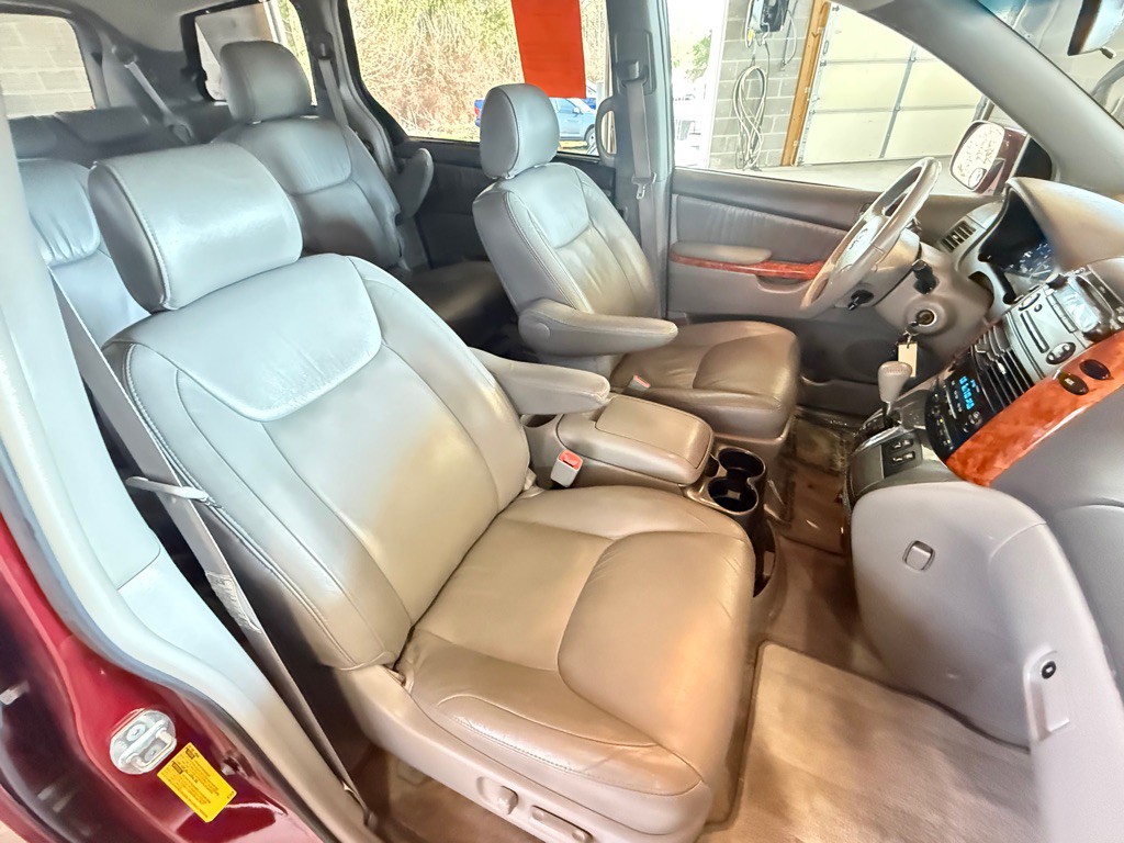 2008 Toyota Sienna Image 18
