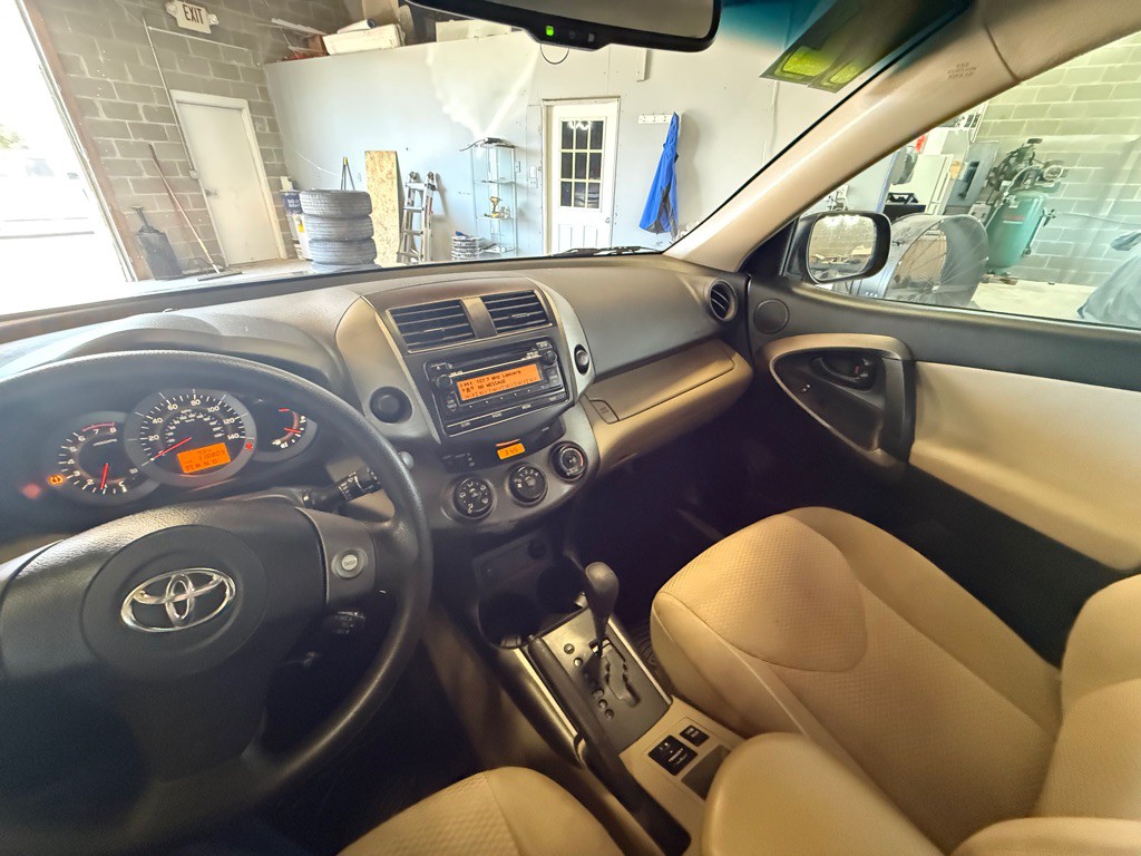 2012 Toyota Rav4 Image 12