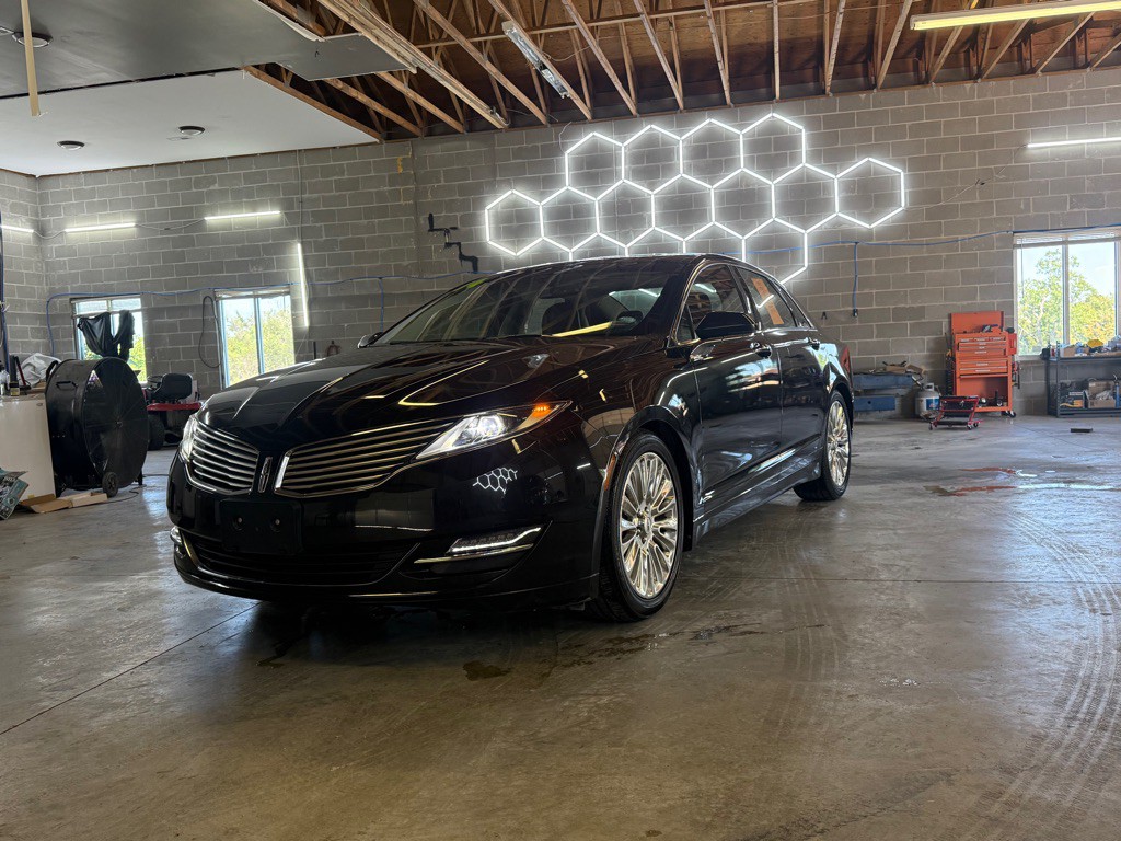 2014 Lincoln MKZ Image 2