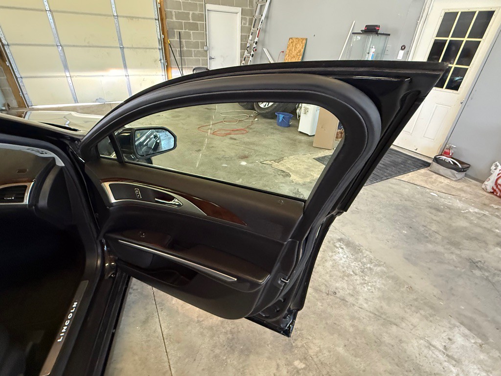 2014 Lincoln MKZ Image 23