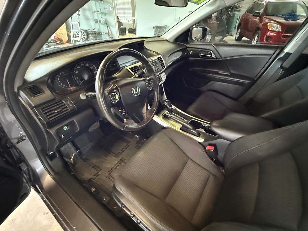 2013 Honda Accord Image 12