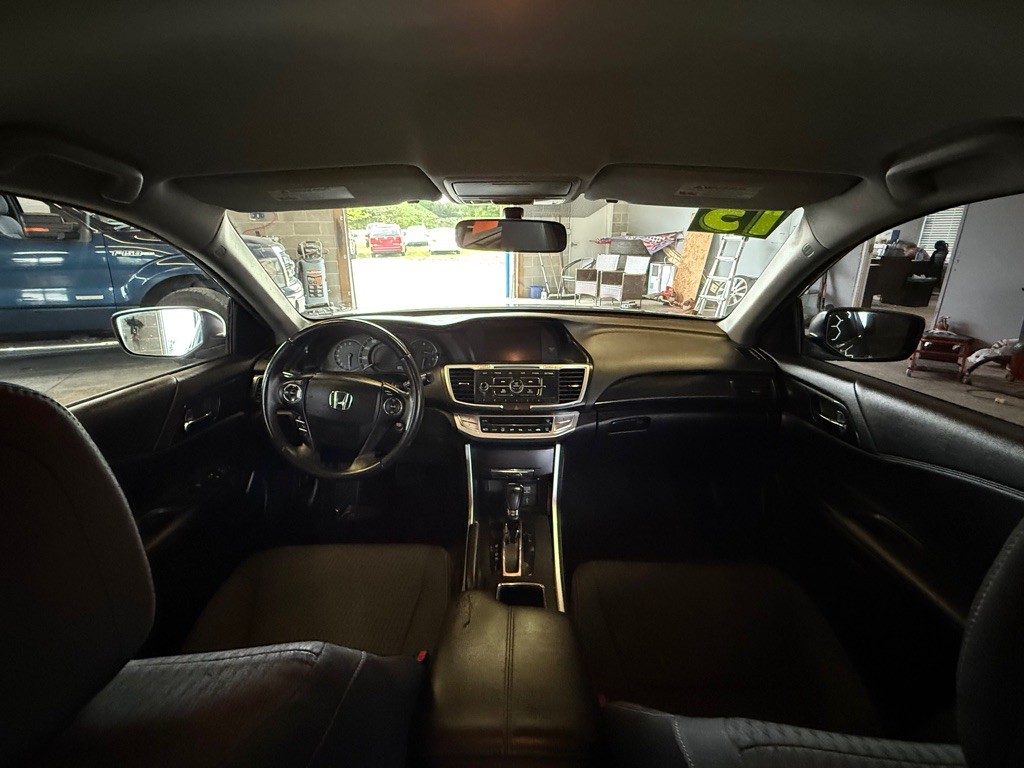 2013 Honda Accord Image 17