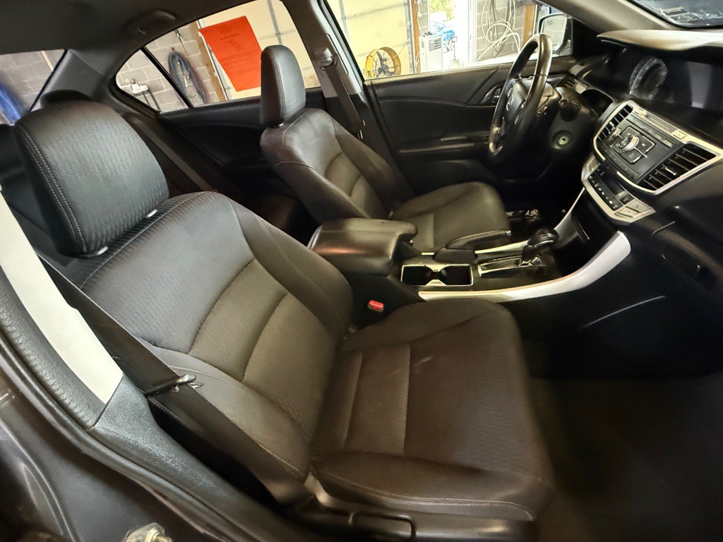 2013 Honda Accord Image 21