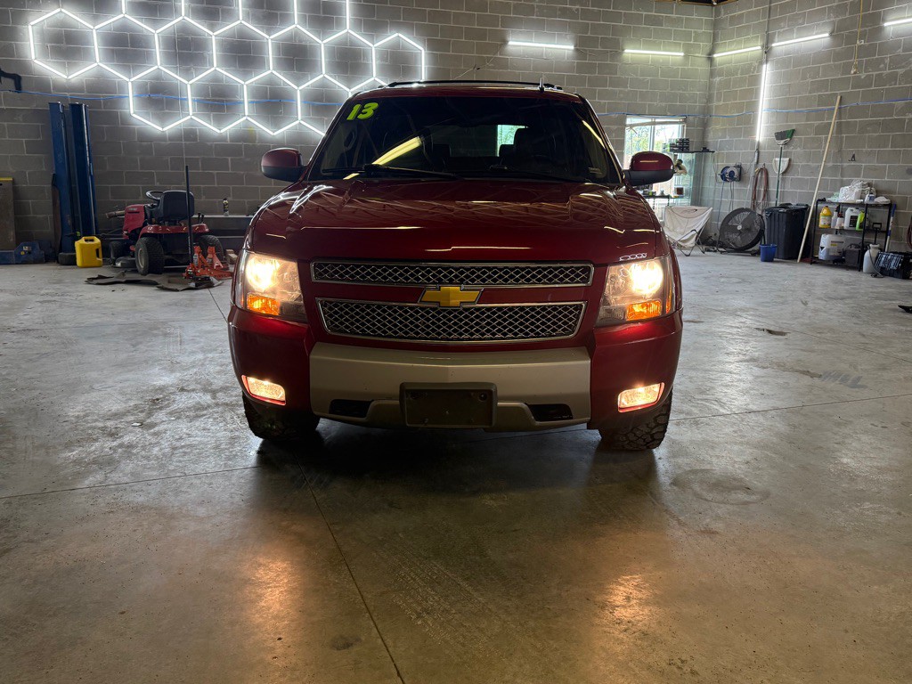 2013 Chevrolet Tahoe Image 2