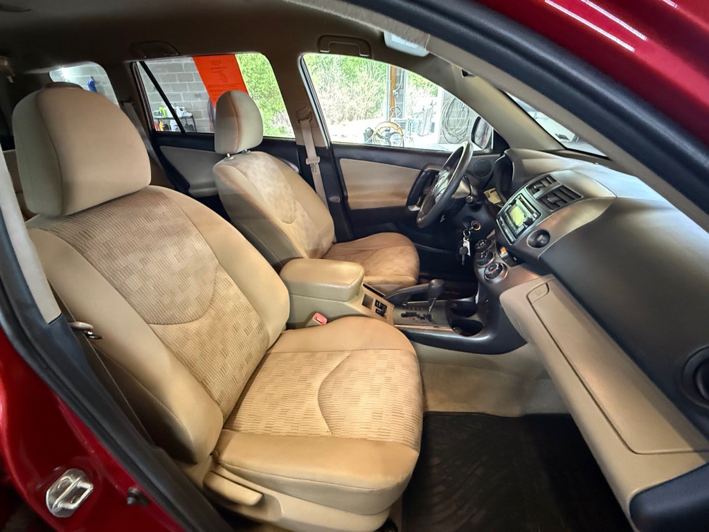 2012 Toyota Rav4 Image 21