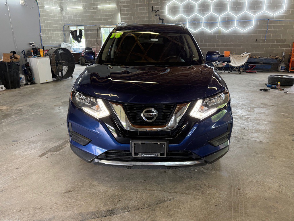 2018 Nissan Rogue Image 2