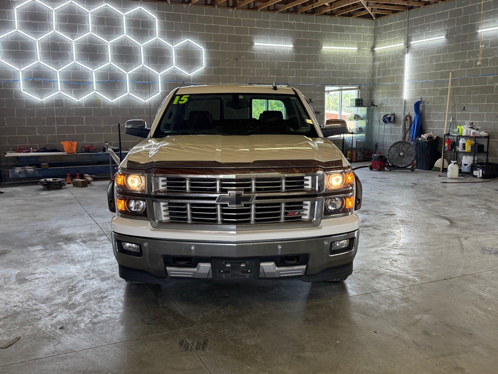 2015 Chevrolet Silverado 1500 Image 2